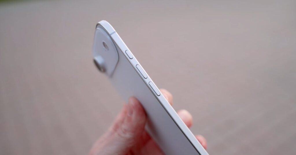Как долго держит заряд iPhone 17 Air?